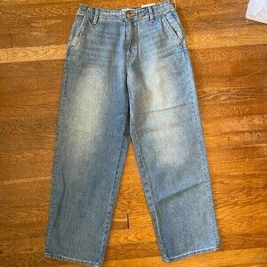 NWT Universal Thread Relaxed Straight 100% Cotton Distressed Womens Jeans Size 4